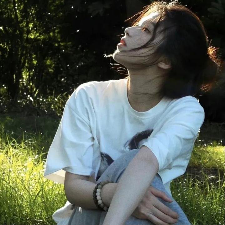踉跄女孩